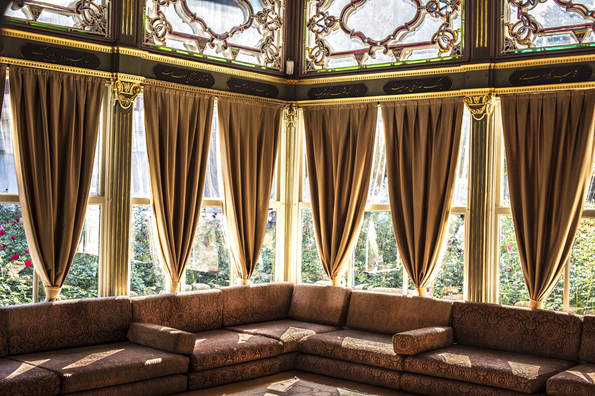 Al Abadela Furniture Arabic majlish sofa repair and make